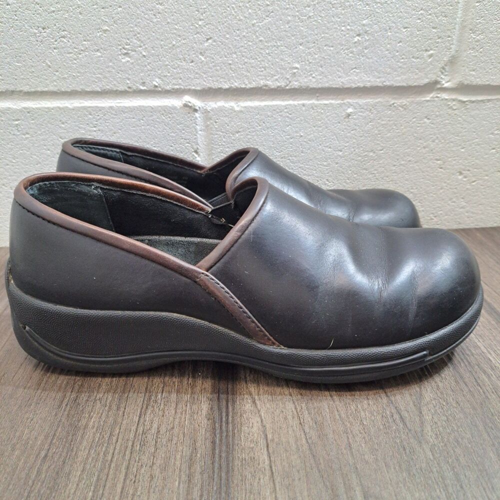 Dansko Black Leather Mules Fit More Like  A 9 Or 39